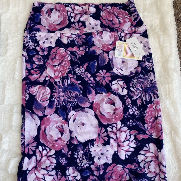 Bundle of LuLaRoe Cassie skirts. 4 total. New with tags from my own closet - Picture 4 of 6